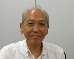 山田 氏