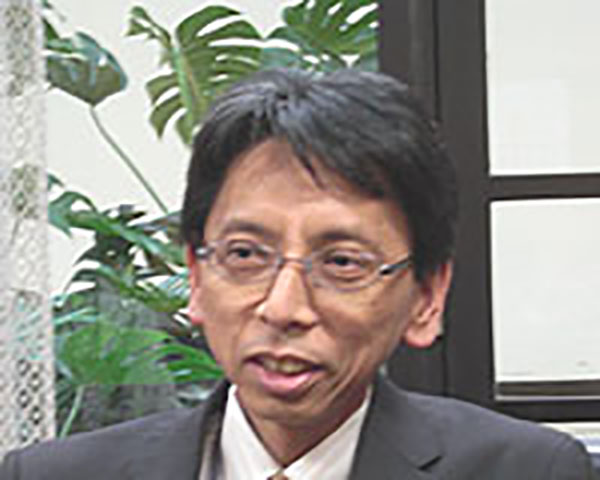 岡田 氏